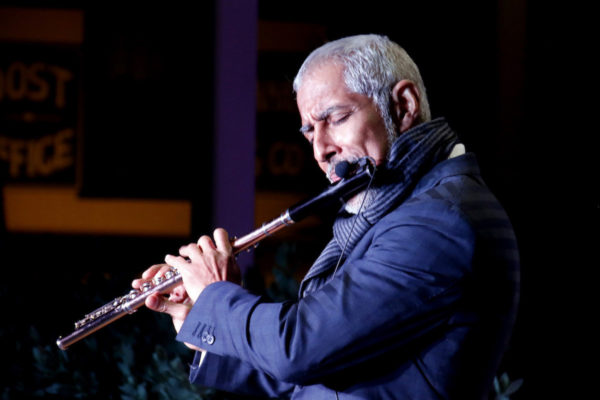 El flautista Néstor Torres presenta un nuevo tema, “Thank you, Willie”